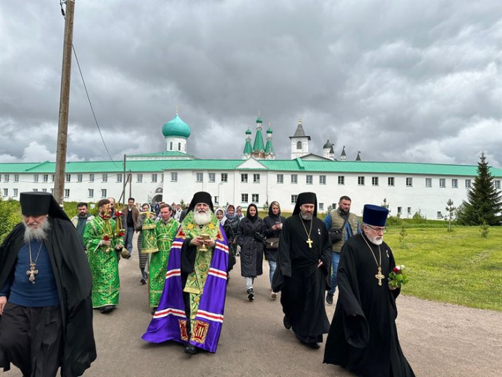 Свирский монастырь Пасха ночь