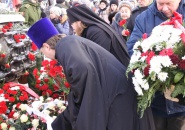 Духовенство Тихвинской епархии приняло участие в торжественно-траурном митинге в день 76-летия прорыва блокады Ленинграда