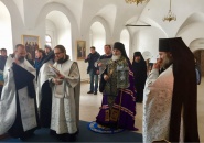 Епископ Тихвинский и Лодейнопольский Мстислав совершил панихиду по жертвам трагедии в Кемерово и молебен о здравии всех пострадавших